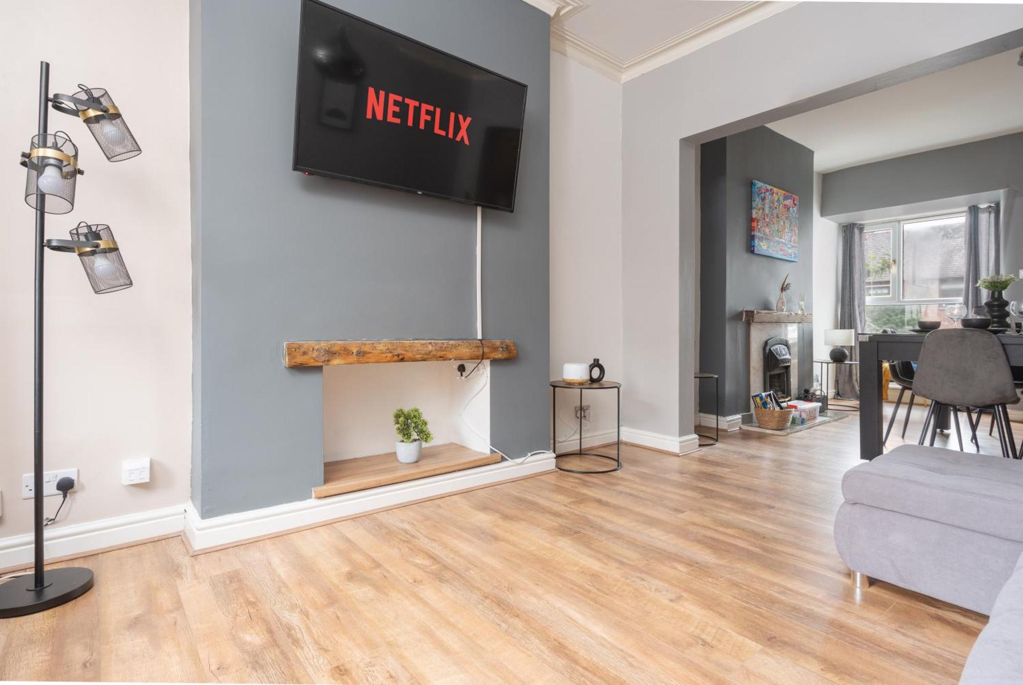 Modern & Spacious - Pool Table - Free Parking - Sleeps 10 Манчестер Экстерьер фото